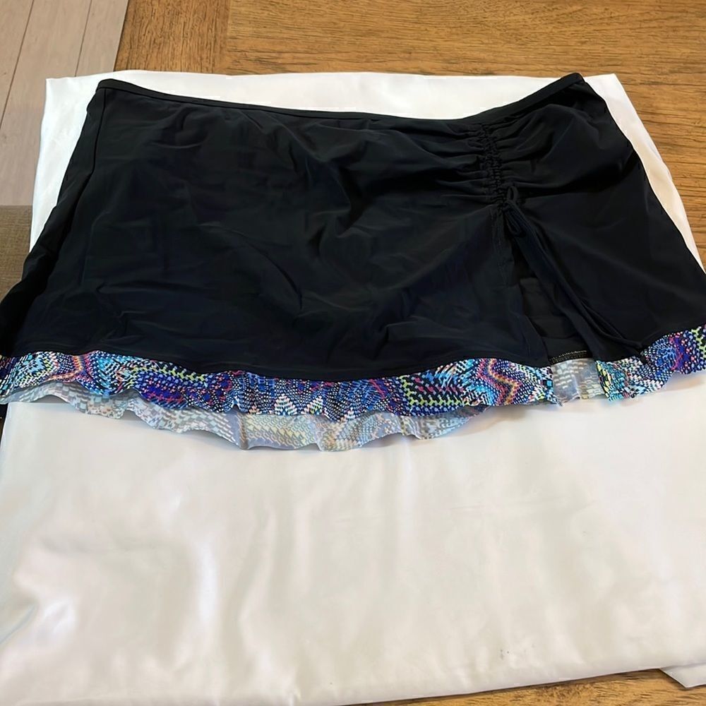 PROFILE BY GOTTEX SKIRT WITH BUILT IN BIKINI.  FLOWY MULTI COLORED TRIM.…